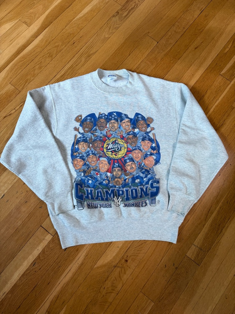 1998 Vintage New York Yankees Gray 'Champions' Graphic Crewneck Sweatshirt